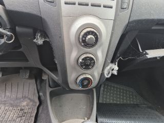 bontott TOYOTA YARIS Motor (Fűzött blokk hengerfejjel)