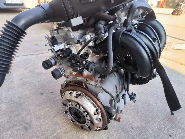 bontott TOYOTA YARIS Motor (Fűzött blokk hengerfejjel)