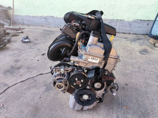 bontott TOYOTA YARIS Motor (Fűzött blokk hengerfejjel)