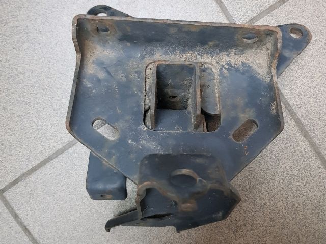 bontott TOYOTA YARIS Motor Tartó Bak Bal