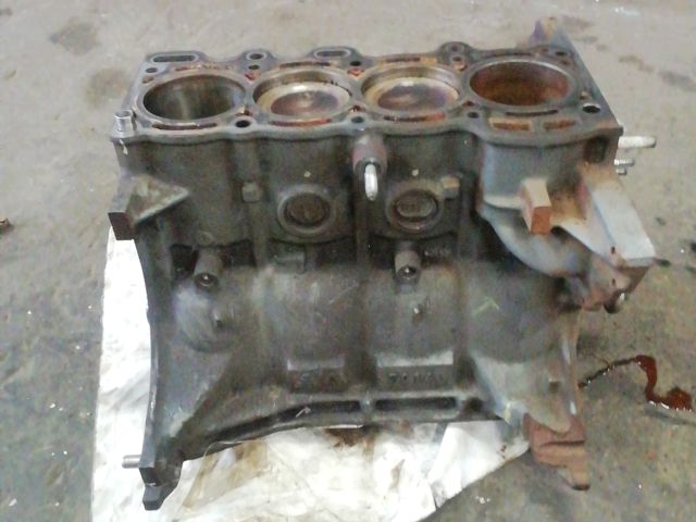 bontott TOYOTA YARIS Motorblokk (Fűzött)