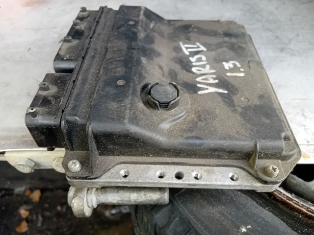 bontott TOYOTA YARIS Motorvezérlő