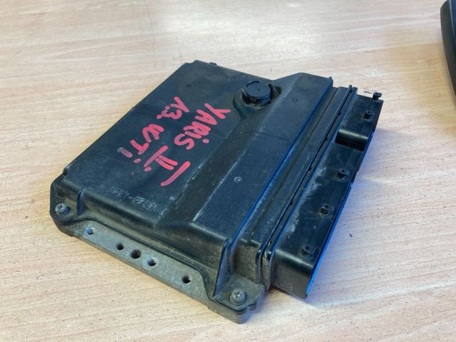 bontott TOYOTA YARIS Motorvezérlő