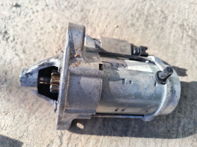 bontott TOYOTA YARIS Önindító