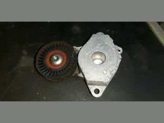 bontott TOYOTA YARIS Szíjfeszítő Görgő