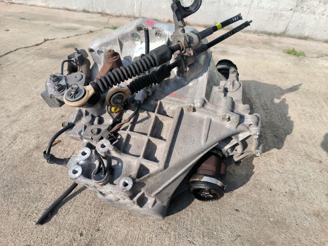 bontott TOYOTA YARIS Váltó (Mechanikus)