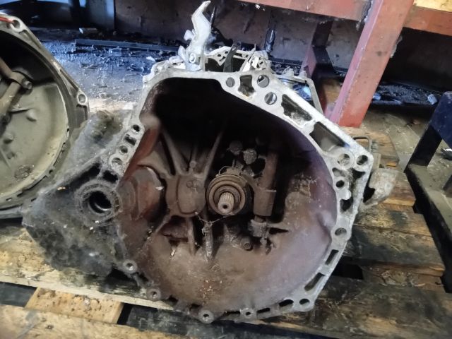 bontott TOYOTA YARIS Váltó (Mechanikus)