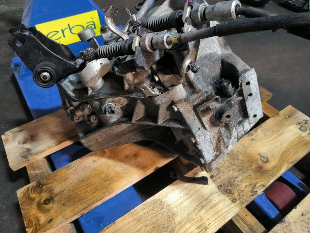 bontott TOYOTA YARIS Váltó (Mechanikus)