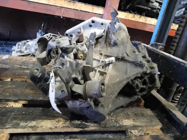 bontott TOYOTA YARIS Váltó (Mechanikus)