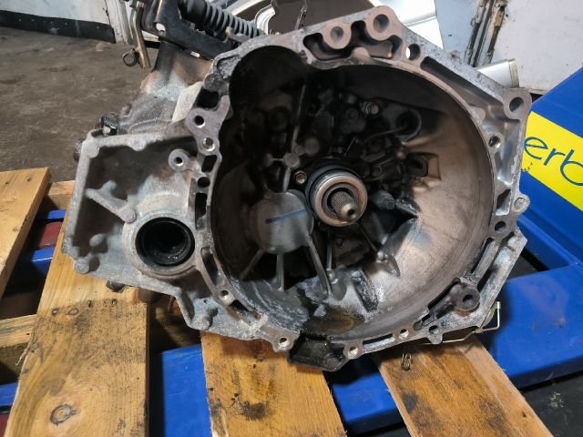 bontott TOYOTA YARIS Váltó (Mechanikus)