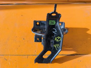 bontott TOYOTA YARIS Váltó Tartó Bak (Pozíciófüggetlen)