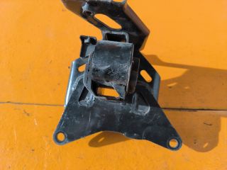 bontott TOYOTA YARIS Váltó Tartó Bak (Pozíciófüggetlen)