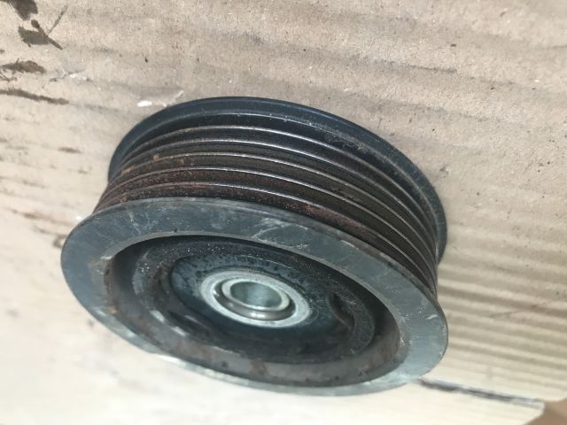 bontott TOYOTA YARIS Vezérlés Lánc / Szíj Feszítő Görgő