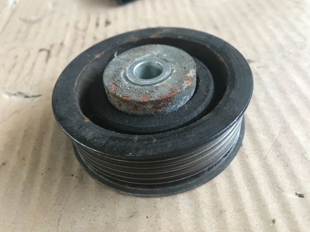 bontott TOYOTA YARIS Vezérlés Lánc / Szíj Feszítő Görgő