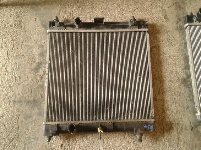 bontott TOYOTA YARIS Vízhűtő Radiátor (Nem klímás)