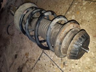 bontott TOYOTA YARIS Bal első Lengéscsillapító