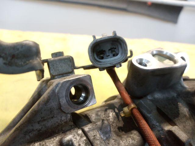 bontott TOYOTA YARIS Klímakompresszor