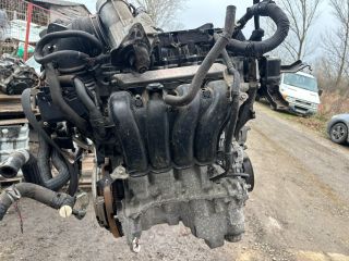 bontott TOYOTA YARIS Komplett Motor (Segédberendezésekkel)