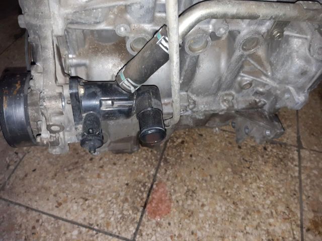 bontott TOYOTA YARIS Motor (Fűzött blokk hengerfejjel)