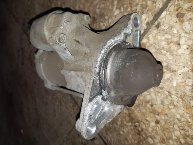 bontott TOYOTA YARIS Önindító