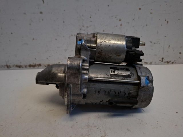 bontott TOYOTA YARIS Önindító