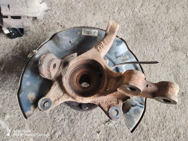 bontott TOYOTA YARIS Bal első Csonkállvány Kerékaggyal