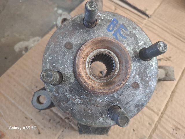 bontott TOYOTA YARIS Bal első Csonkállvány Kerékaggyal