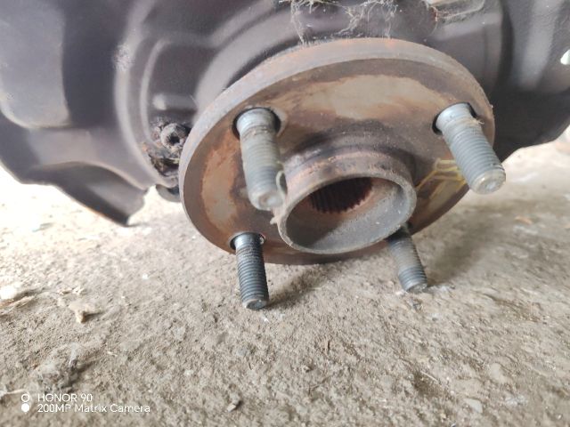 bontott TOYOTA YARIS Bal első Csonkállvány Kerékaggyal