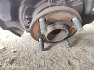 bontott TOYOTA YARIS Bal első Csonkállvány Kerékaggyal