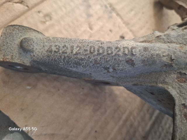 bontott TOYOTA YARIS Bal első Csonkállvány Kerékaggyal