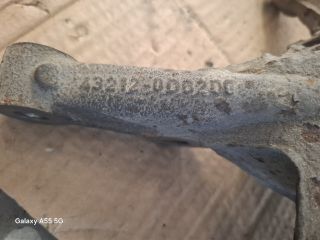 bontott TOYOTA YARIS Bal első Csonkállvány Kerékaggyal