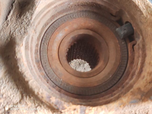 bontott TOYOTA YARIS Bal első Csonkállvány Kerékaggyal