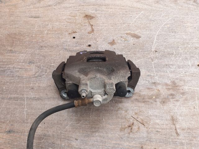 bontott TOYOTA YARIS Bal első Féknyereg Munkahengerrel