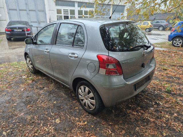 bontott TOYOTA YARIS Bal első Féknyereg Munkahengerrel