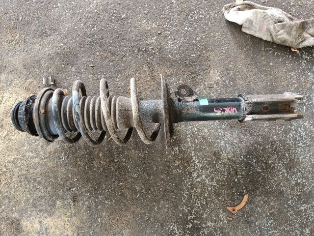 bontott TOYOTA YARIS Bal első Gólyaláb (Lengécsillapító, Rugó)