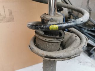 bontott TOYOTA YARIS Bal első Gólyaláb (Lengécsillapító, Rugó)