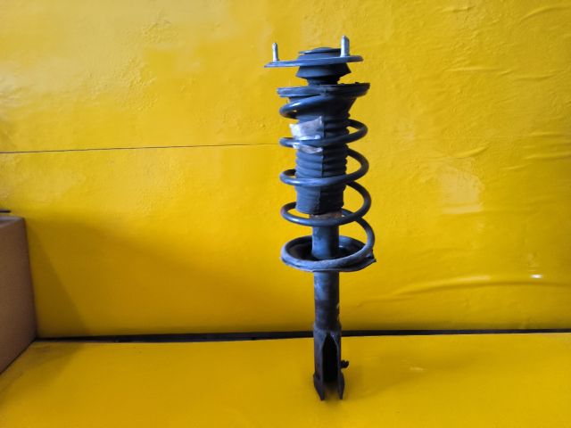 bontott TOYOTA YARIS Bal első Gólyaláb (Lengécsillapító, Rugó)