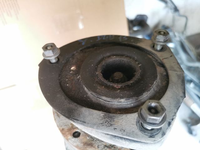 bontott TOYOTA YARIS Bal első Gólyaláb (Lengécsillapító, Rugó)