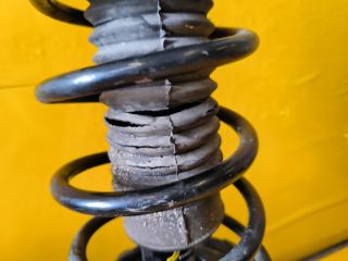 bontott TOYOTA YARIS Bal első Gólyaláb (Lengécsillapító, Rugó)