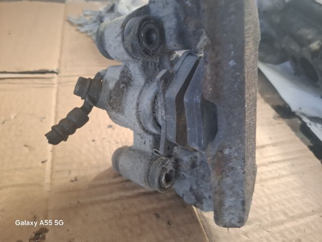 bontott TOYOTA YARIS Bal hátsó Féknyereg Munkahengerrel