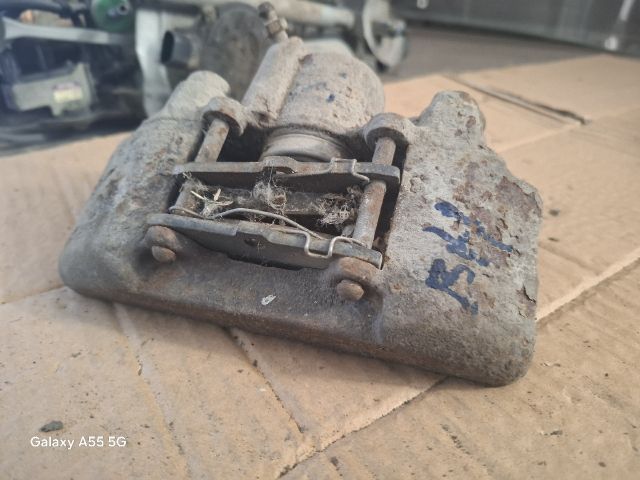 bontott TOYOTA YARIS Bal hátsó Féknyereg Munkahengerrel