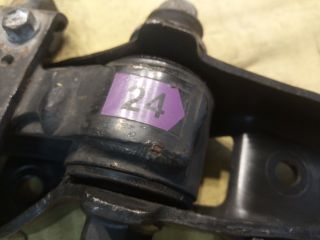 bontott TOYOTA YARIS Billenésgátló Bak