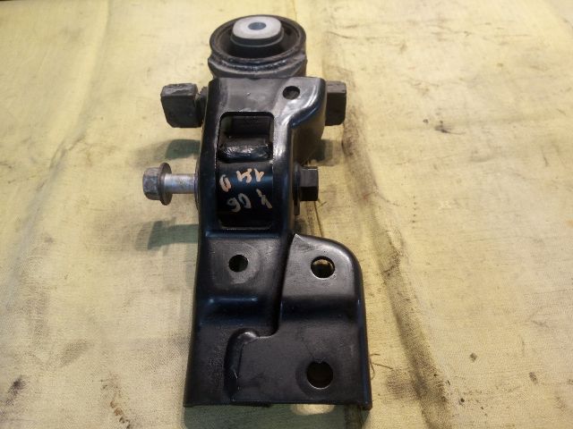 bontott TOYOTA YARIS Billenésgátló Bak