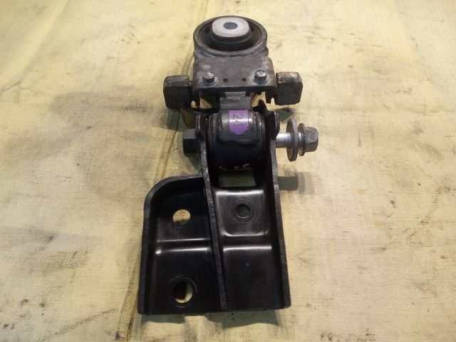 bontott TOYOTA YARIS Billenésgátló Bak