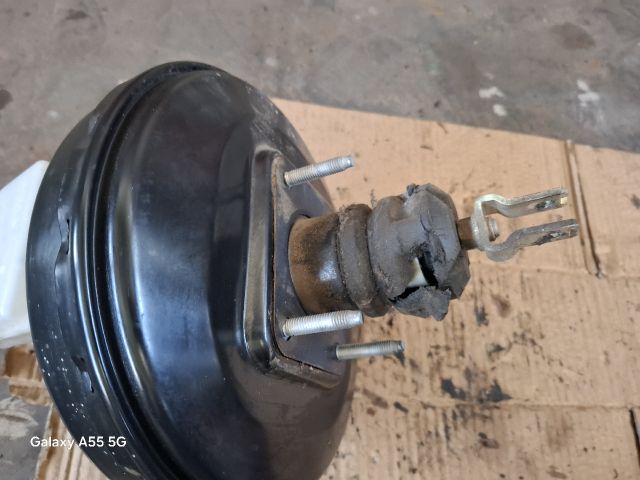 bontott TOYOTA YARIS Fékrásegítő