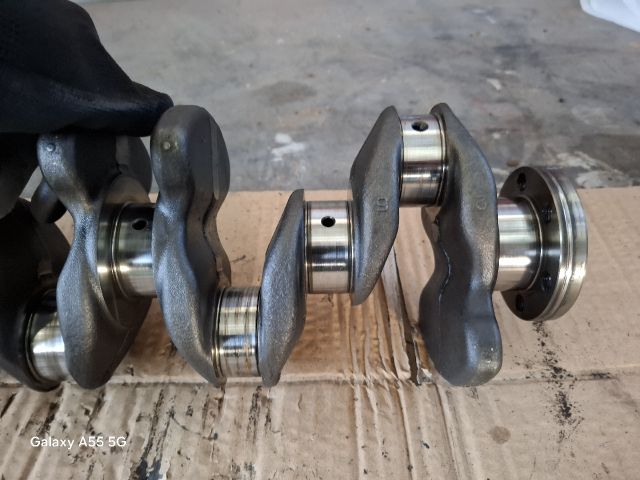 bontott TOYOTA YARIS Főtengely (Magában)