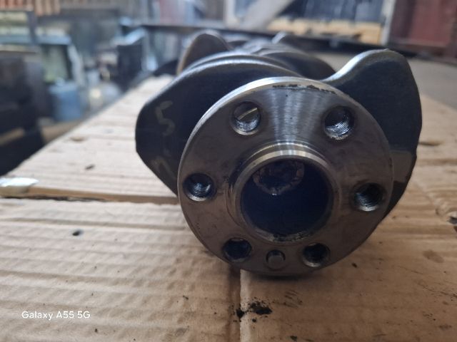 bontott TOYOTA YARIS Főtengely (Magában)