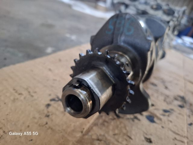 bontott TOYOTA YARIS Főtengely (Magában)