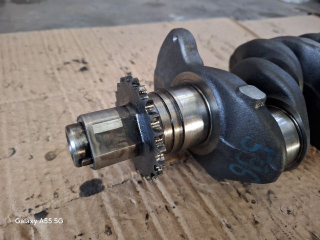 bontott TOYOTA YARIS Főtengely (Magában)