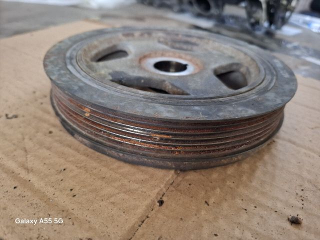 bontott TOYOTA YARIS Főtengely Szíjtárcsa